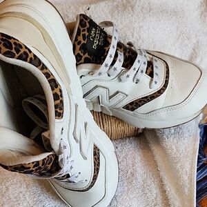 NEW BALANCE Women's White WithLeopard Print Sneakers Size 4